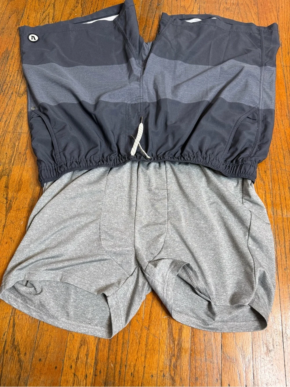 Vuori Kore Short Sangria Texture Block Mens Size XL V302 Lined Athletic 7.5”